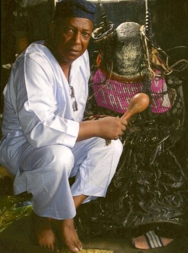 Yagbe Awolowo Onilu at shrine